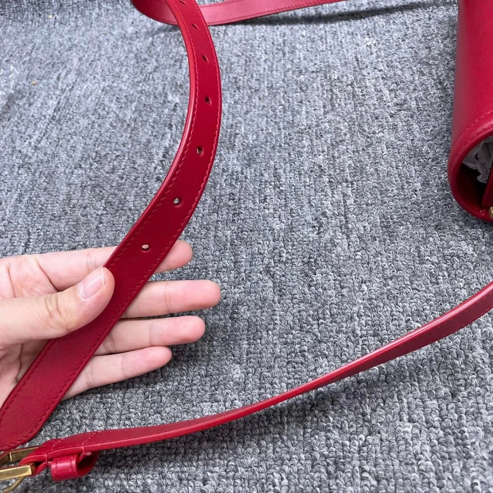 100% Authentic Yves Saint Laurent Leather Shoulder Bag - Picture 14 of 16